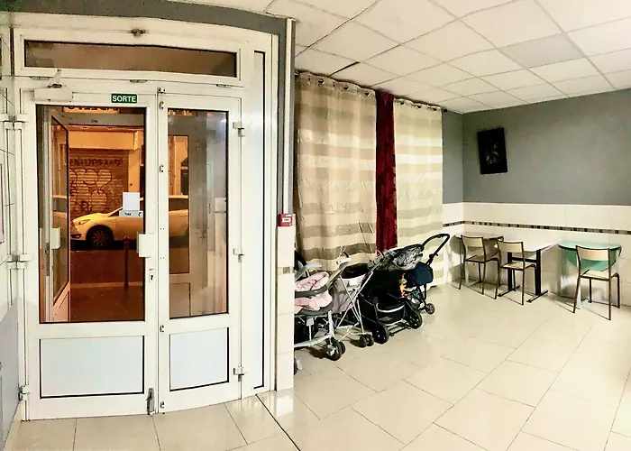 Hotel Des Andelys Parigi